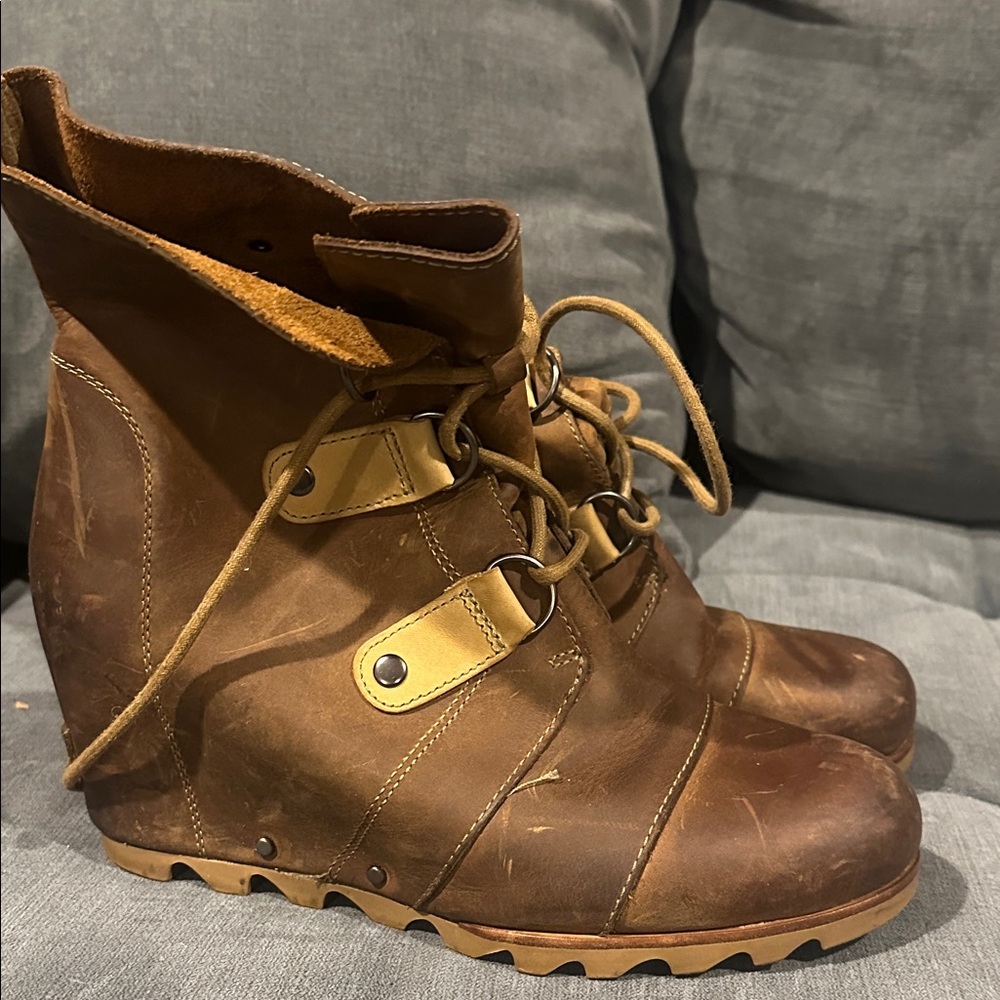 Sorel Brown Leather Wedge Boots